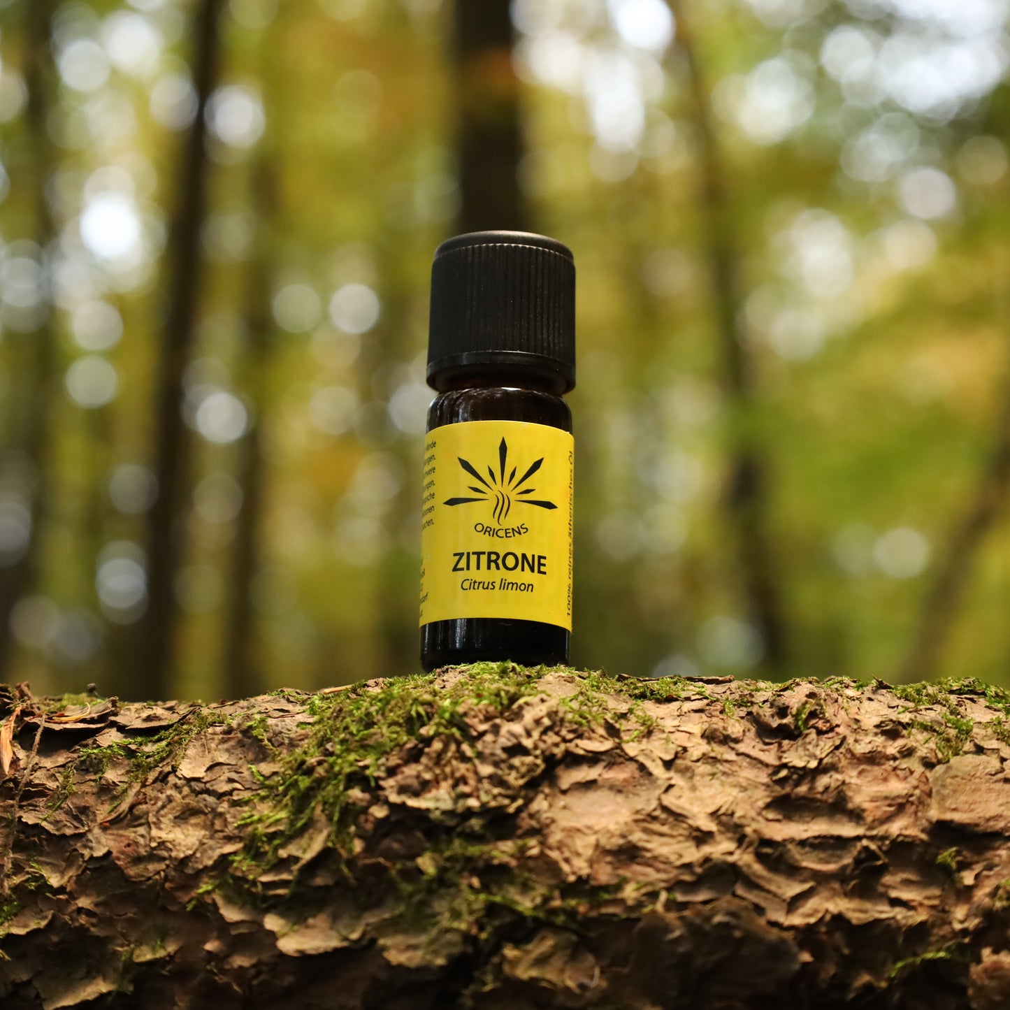 alt="Oricens Wolf Liebmann GesbR Bio Zitronenöl Citrus limon, 10 ml, 100 % naturreines ätherisches Öl im braunen Glasfläschchen"